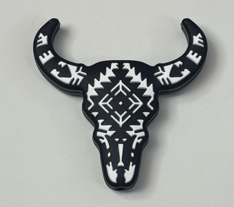 0308b- Western Cow Head Focal Bead Black and White