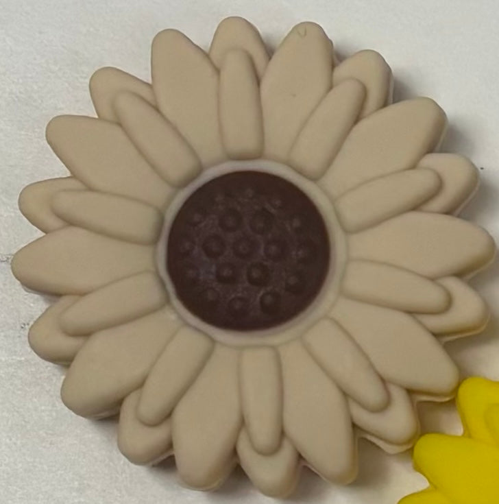 0351 a - Tan Daisy Focal Bead