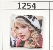 1254- Snowy Taylor Focal Bead